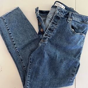 Skinny fit soft stretchy medium wash jean
